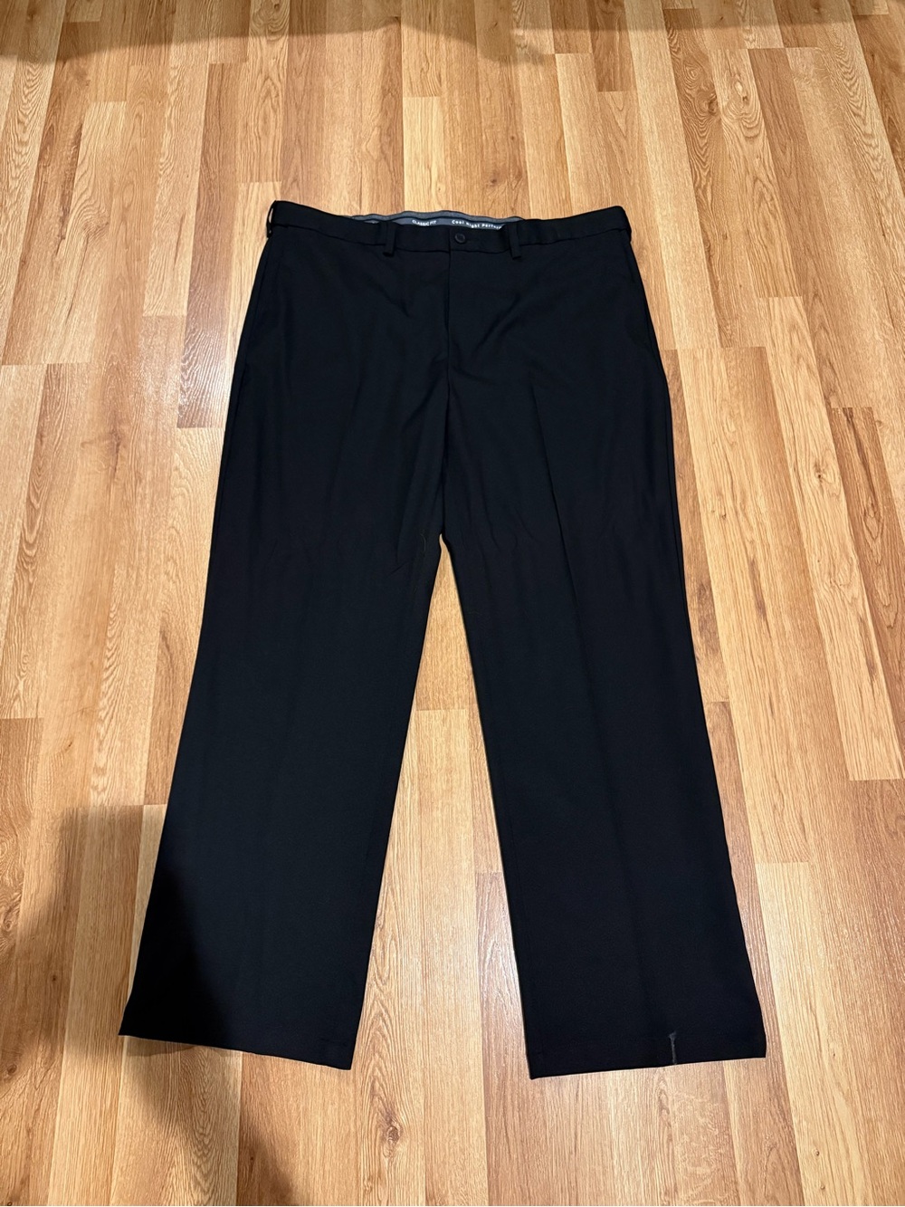 Men’s 42x32 Hagger Classic Fit Dress Pants